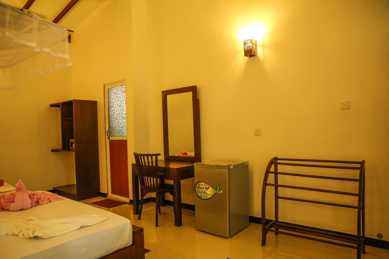 Tinara River Inn, Weligama Exterior foto